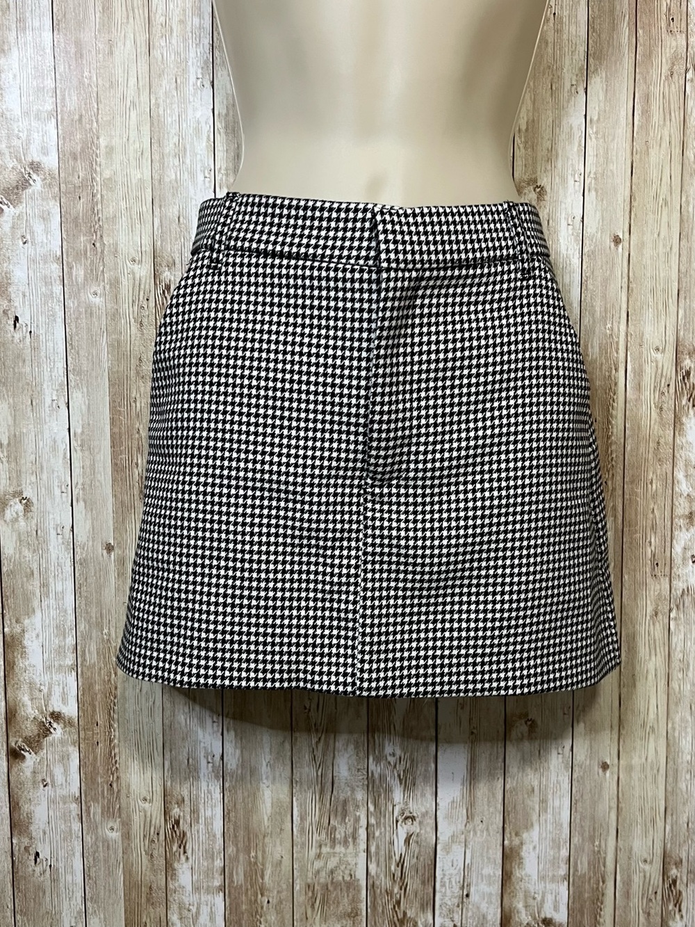 Zara Houndstooth Mini Skort with pockets Black & White    Size M